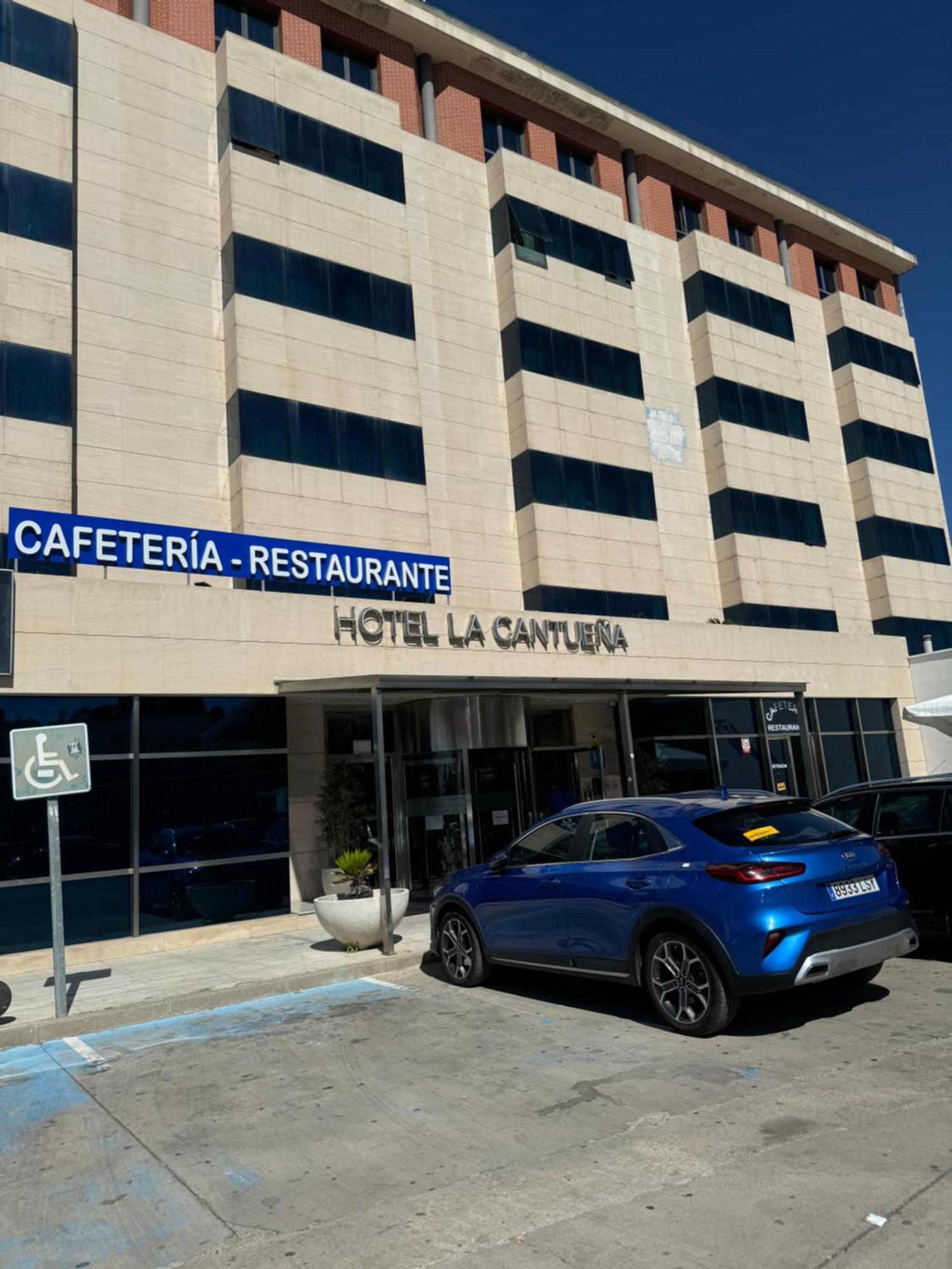 Hotel La Cantuena Parla Exteriér fotografie